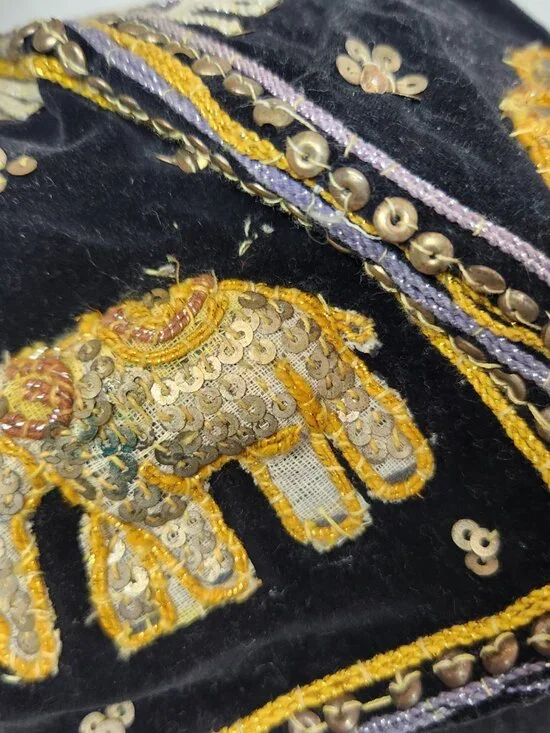 Vintage Kalagan Elephants Embroidered Sequined Hat Velvet 24.25" - Picture 4 of 6